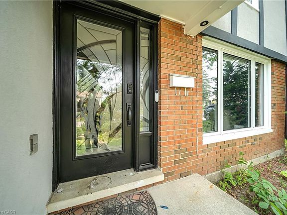 5th image of 37 Ferman Dr