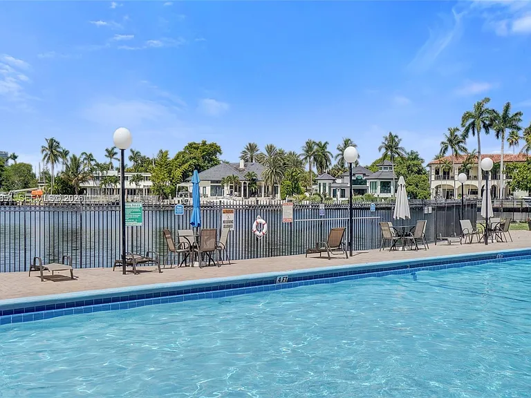2000 Atlantic Shores Blvd #207 — Photo 28