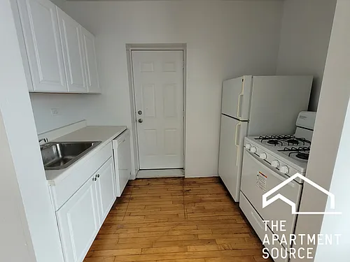 4935 N Whipple St #3E Photo 1
