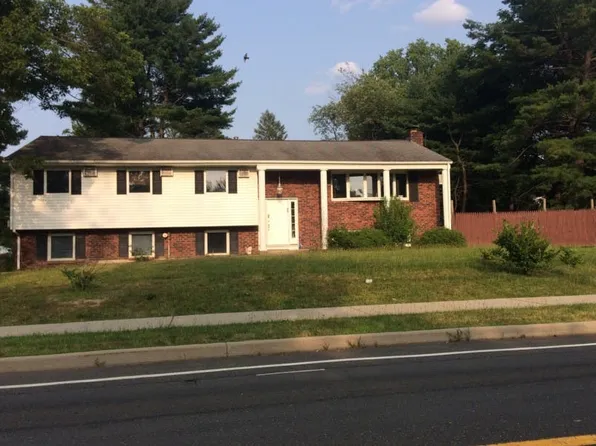 1 Pearl Dr, Monsey, NY 10952