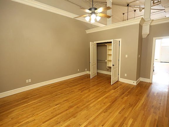5th image of 101 S Victory St #109