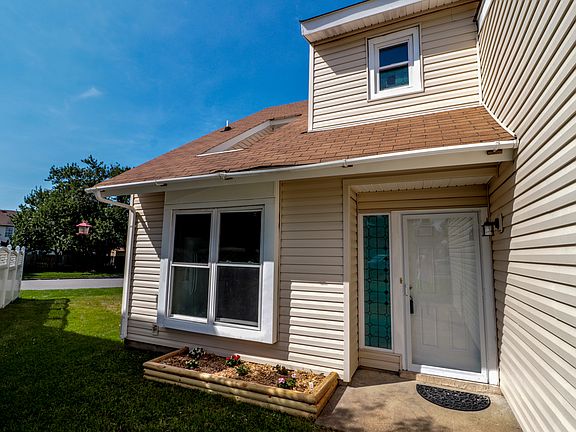 2nd image of 3512 Alister Ct