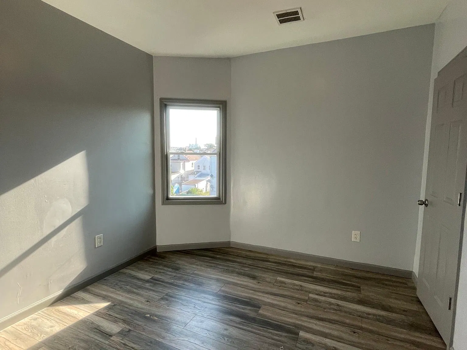2 bed, 800 sqft, $2,200 — Photo 4