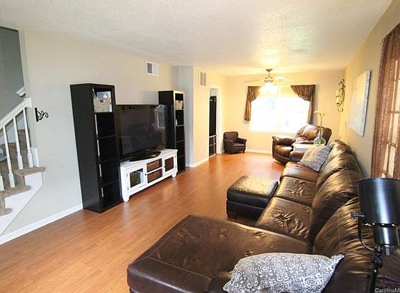 3rd image of 1708 Windyrush Ln