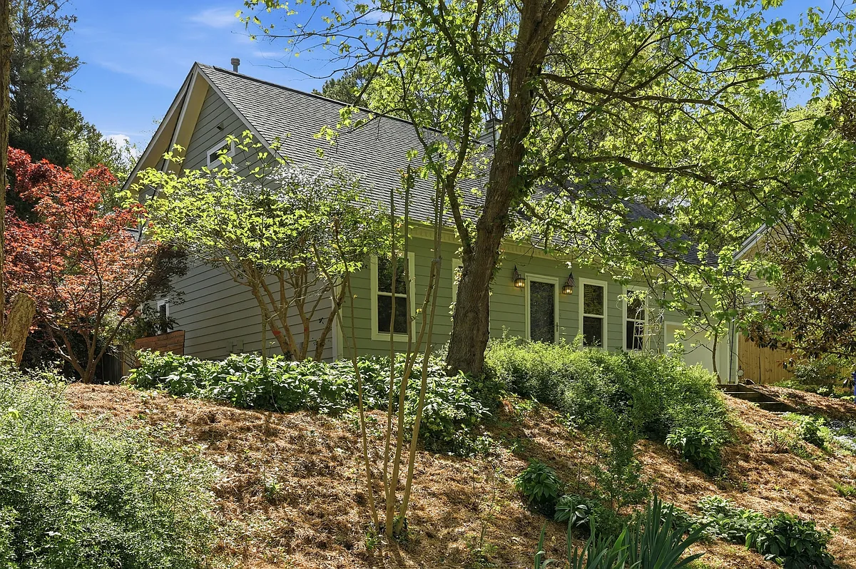 Building Photo - 206 Covington Dr