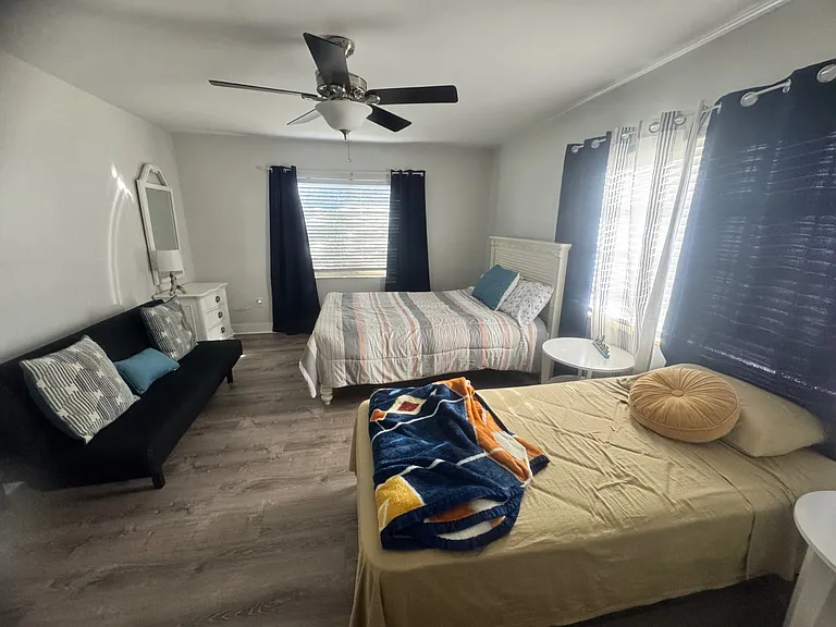 734 Memorial Dr — Photo 36