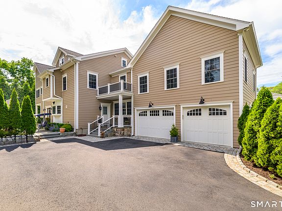 5th image of 354 Oaklawn Avenue
