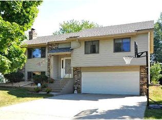 7096 Carey Ln, Osseo, MN 55369