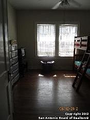 4th image of 309 Avondale Ave