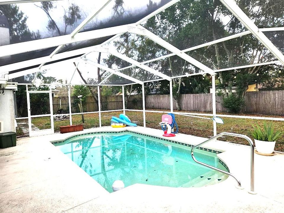 2nd image of 2441 Statler Ave