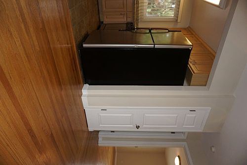 1st image of 495 Waverley St APT 2