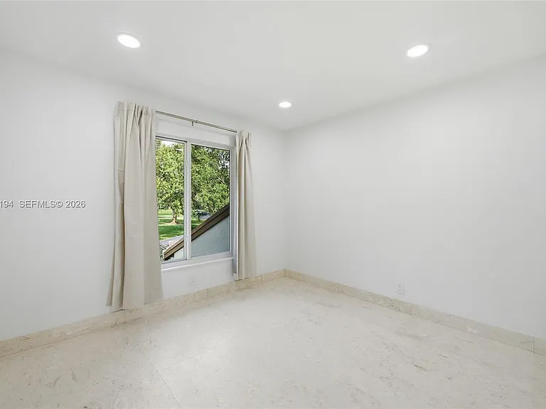 22384 Thousand Pines Ln — Photo 33