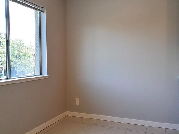 5th image of 1125 Delna Manor Ln APT 3