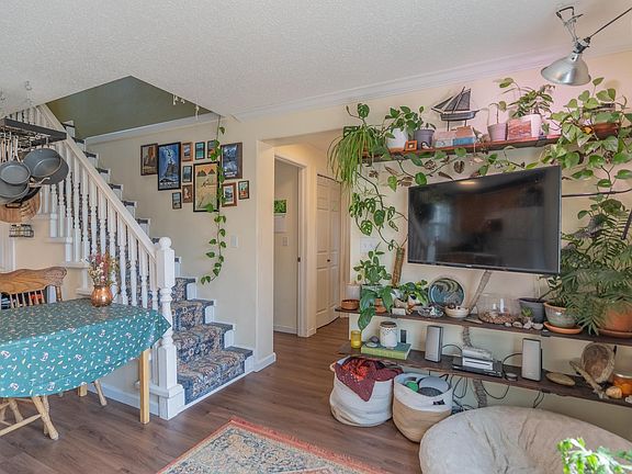 4th image of 1204 Paige Ave