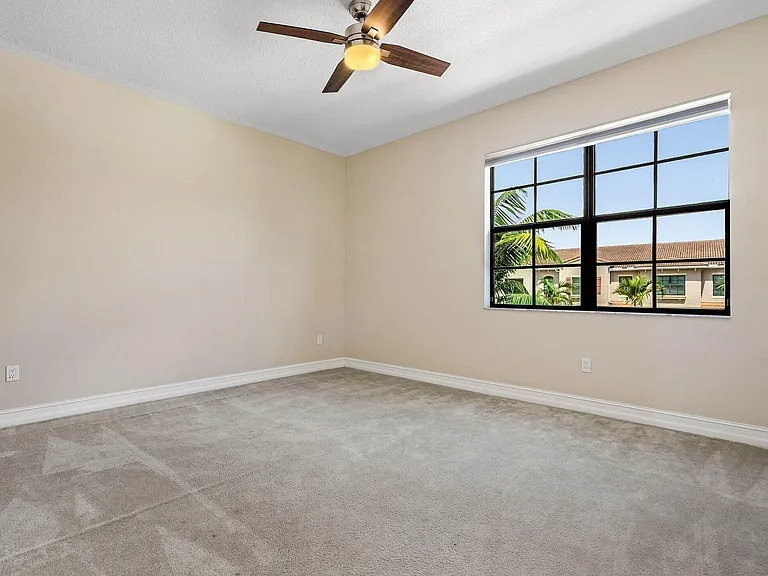 10210 Akenside Dr — Photo 34