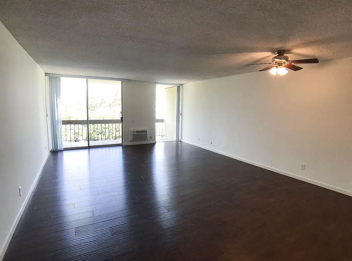 2 bed, 1300 sqft, $3,150 — Photo 4