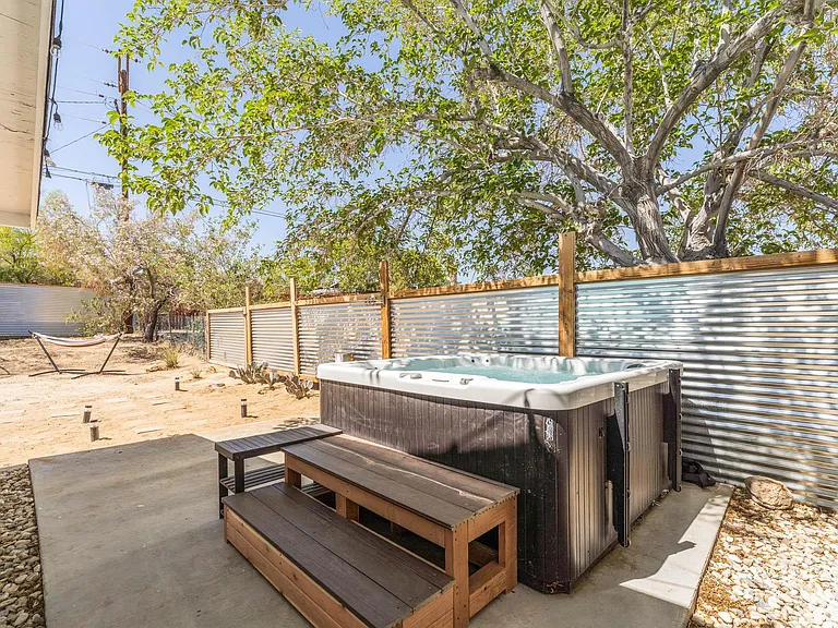 61537 Valley View Dr — Photo 49