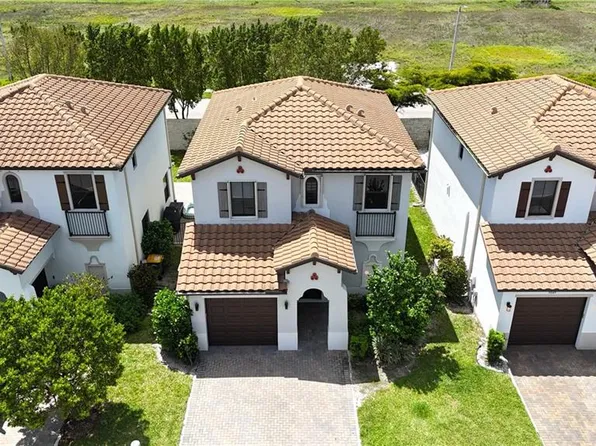 9045 Madrid CIR, NAPLES, FL 34104