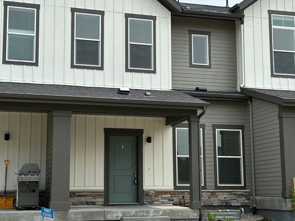 2215 Village Green Way