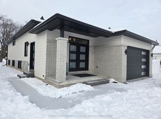 8 Aldersgate Dr #B, Belleville, ON K8P0C4