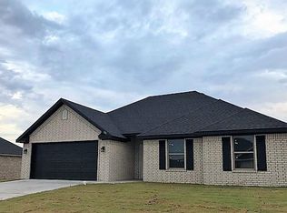 1341 General McCrae Dr, Prairie Grove, AR 72753