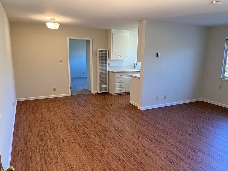 551 Ortega Ave #10 — Photo 2