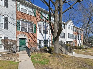 250 Larch Ln UNIT 250, Mahwah, NJ 07430