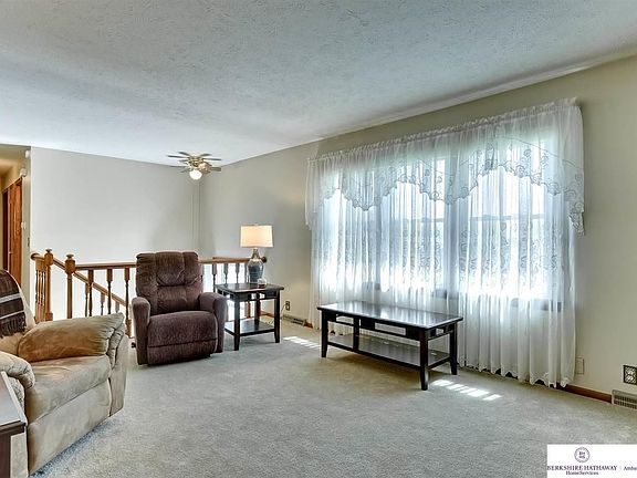5th image of 5318 S 105th St