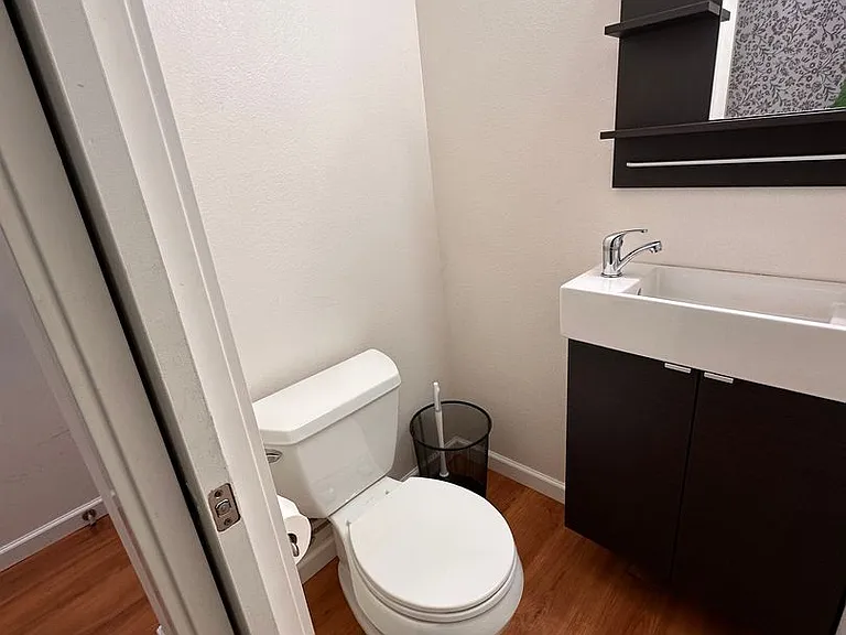 4732 22nd Ave NE #5 — Photo 6