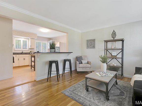 5th image of 8455 Florence Ave