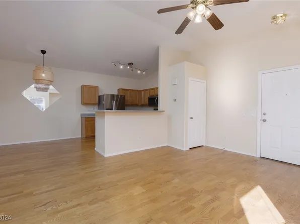 2101 Jade Creek St Unit 201, Las Vegas, NV 89117