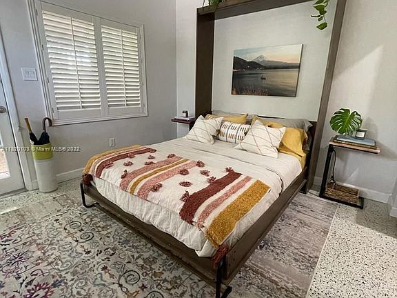 5th image of 2417 NE 15th Ave #1