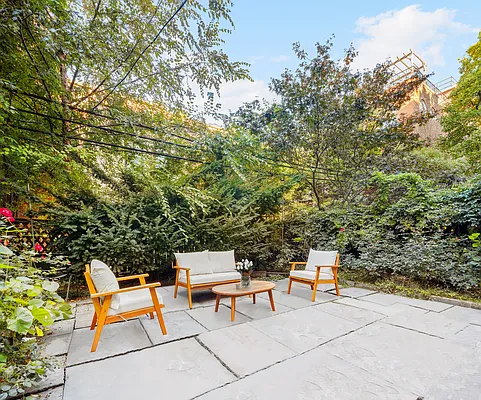 Sold by Compass | media 6