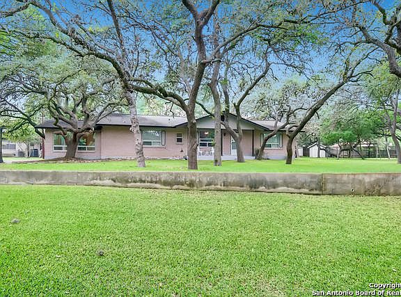3rd image of 1025 Fawn Dr