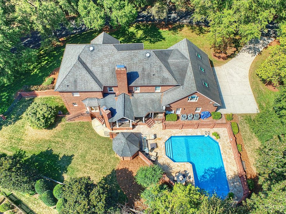 1st image of 4814 Lindstrom Dr