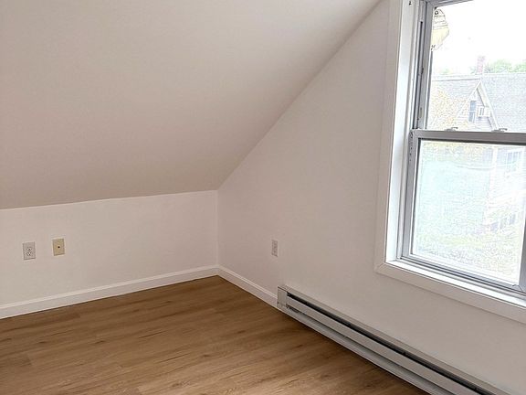 2nd image of 23 Rendall Pl #23