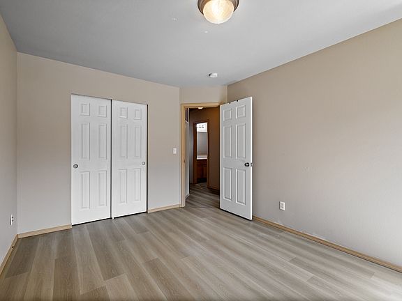 3rd image of 18610 96th Ave E