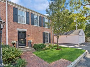 909 Westerfield Dr, Wilmette, IL