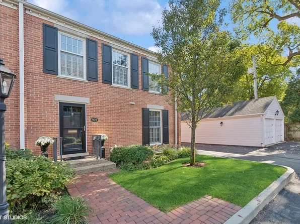 909 Westerfield Dr, Wilmette, IL 60091