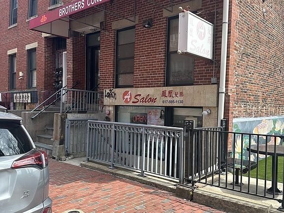 2nd image of 106 Tyler St