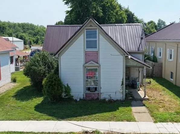 207 N Walnut St, Roachdale, IN 46172