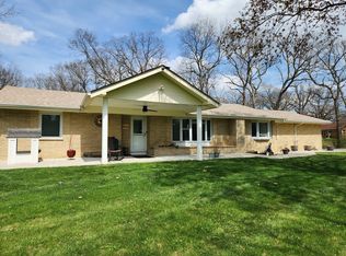 88 Gromer Rd, Elgin, IL 60120