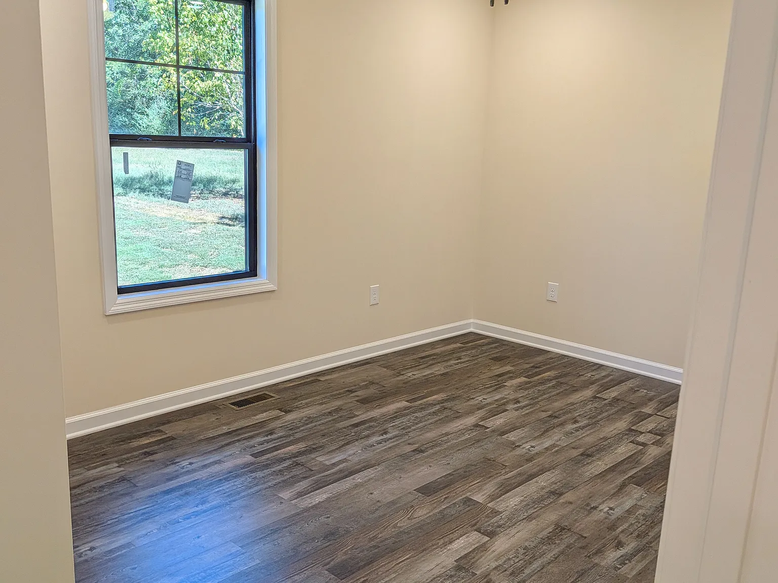 2 bed, 864 sqft, $1,500 — Photo 2