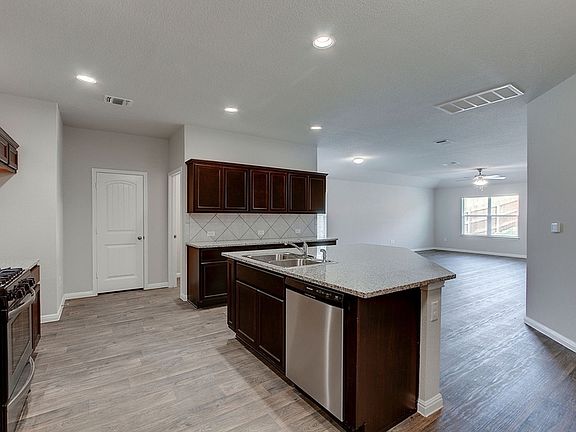4th image of 1812 Alamo Heights Ave