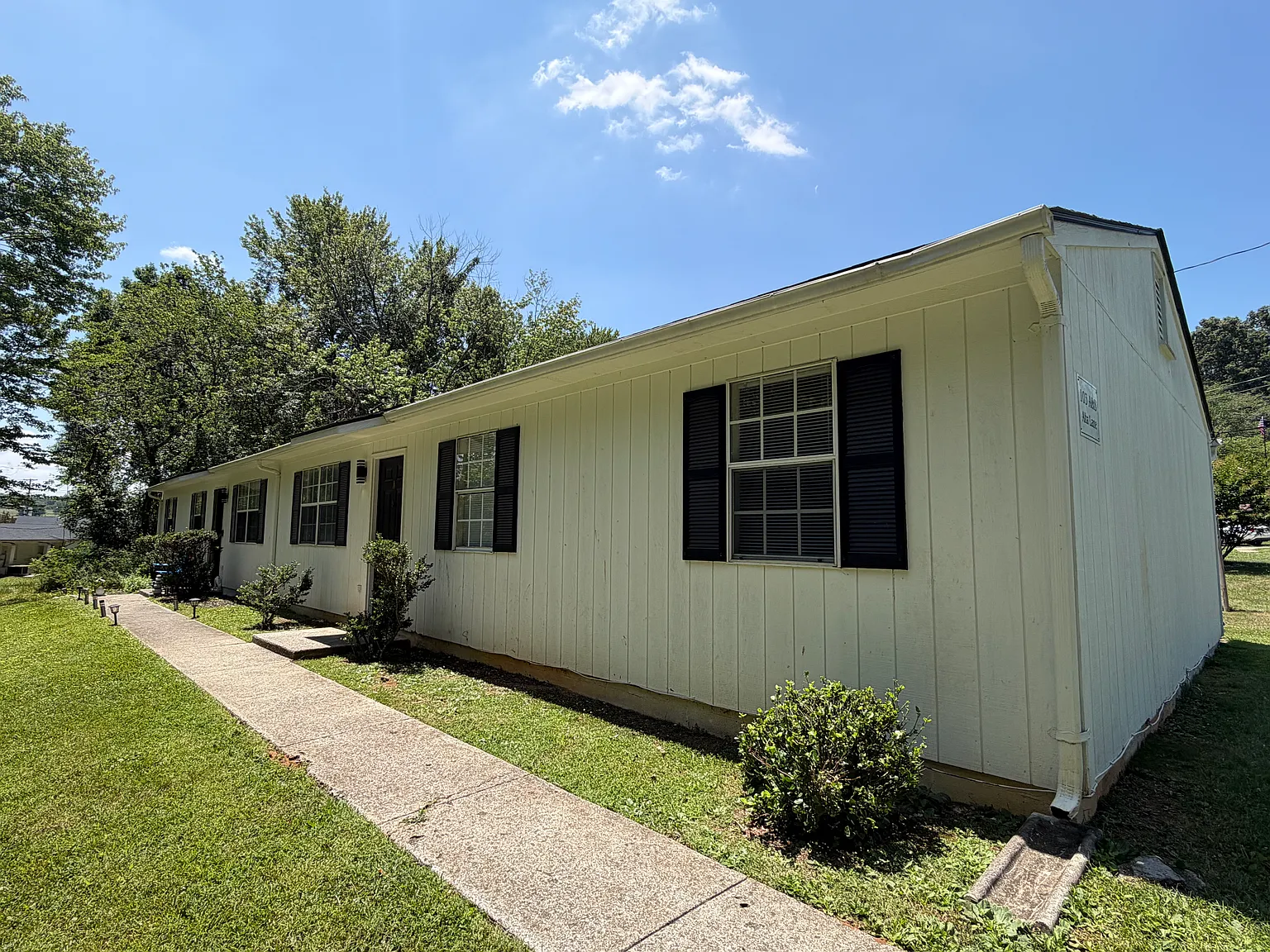 3 bed, 1080 sqft, $1,065 — Photo 1