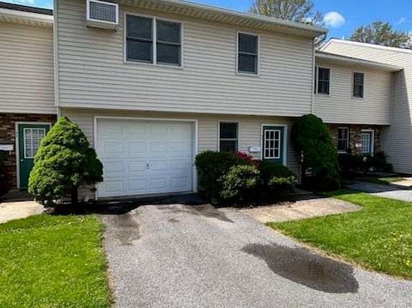 75 Rockey Ln APT 4