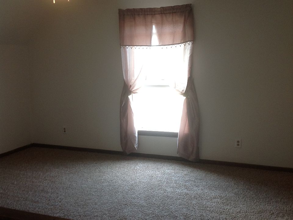 2nd image of 512 E Saginaw St #2