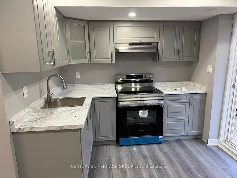 7 Fred Mason St — Photo 2