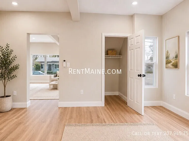 392 S Main St #1 — Photo 5