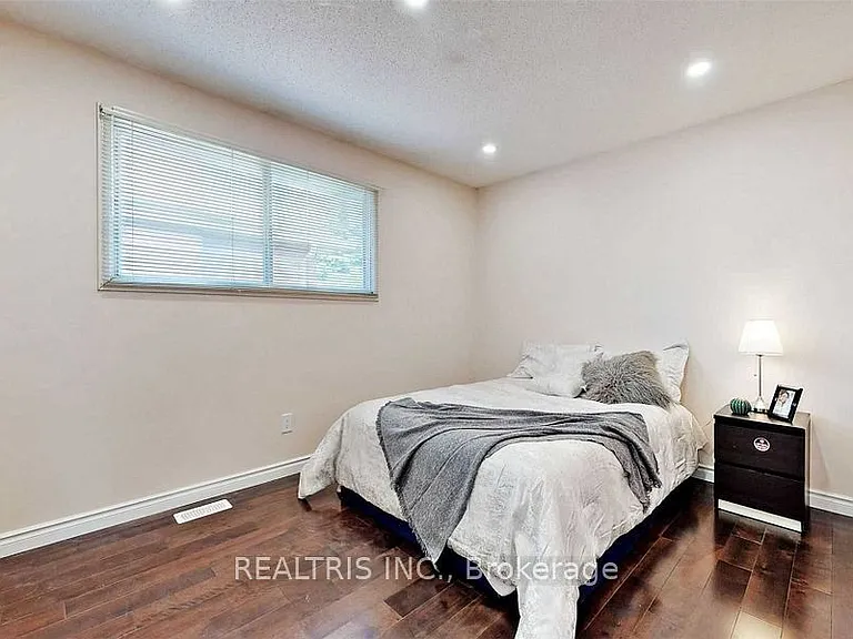 68 Gretman Cres — Photo 29